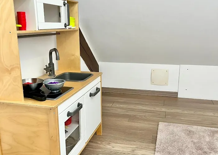 Family-Friendly Duplex - Near Center - Free Parking - Wifi